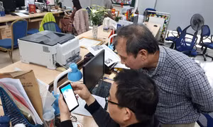 Phụ huynh loay hoay chờ đến tối cài đặt VssID cho con