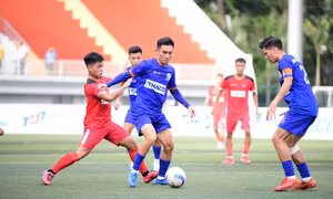Các đội bóng tranh tài tại trận chung kết.