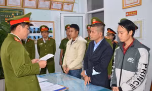 Bắt tạm giam 3 đối tượng gian lận BHYT tại Bệnh viện đa khoa Trung ương tỉnh Quảng Nam