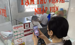 Đẩy mạnh thanh toán viện phí không dùng tiền mặt