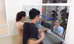 Đổi sang thẻ căn cước mới có vướng mắc trong nhận trợ cấp BHXH?