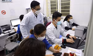Người dân Hà Nội vẫn gặp khó khi khai báo F0