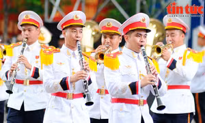 Đặc sắc màn biểu diễn nhạc kèn của các chiến sĩ Công an nhân dân