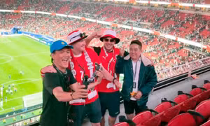 Hành trình của đội ngũ làm phim ‘AH đi cùng World Cup’