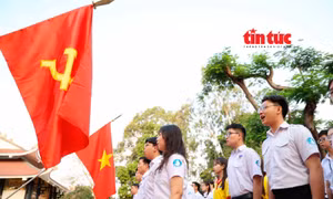 TP Hồ Chí Minh: 750 hội viên, sinh viên tham gia Lễ chào cờ mừng Đại hội XIV của Đảng
