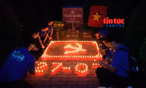 Thanh niên TP Hồ Chí Minh thắp nến tri ân, tưởng nhớ các Anh hùng liệt sĩ