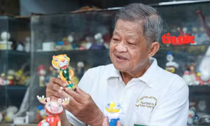 Thầy giáo U75 biến vỏ trứng thành linh vật World Cup 2026