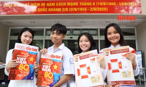 Mô hình 'Bác Hồ đọc bản Tuyên ngôn Độc lập' thu hút người dân tại TP Hồ Chí Minh