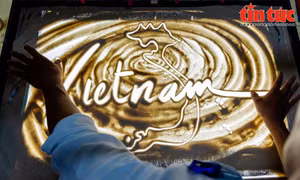 Họa sĩ Đặng Trí Đức - Người tiên phong kể chuyện bằng cát