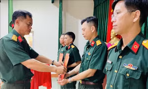 Bác sĩ quân y lên đường đến Trường Sa làm nhiệm vụ