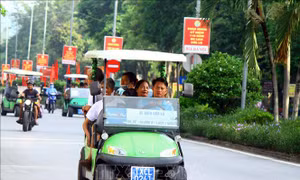 Tìm phương án quản lý hoạt động xe điện tại Cửa Lò