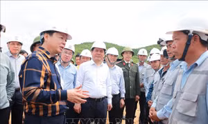 Thúc đẩy các dự án đường bộ cao tốc, đường điện cao thế về đích đúng kế hoạch