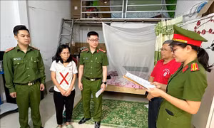 Bắt giữ kịp thời các đối tượng lừa đảo, buôn bán hàng cấm