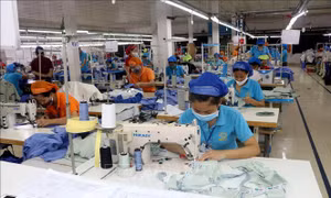 Giảm lãi suất: Nhóm ngành nào được hưởng lợi?