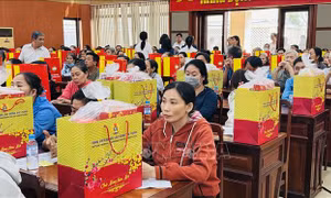 Đồng Nai: Chăm lo cho người lao động không có điều kiện về quê đón Tết