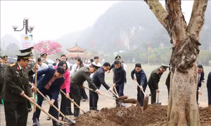 Bộ Công an tổ chức 'Tết trồng cây năm 2024 - Vì một Việt Nam xanh'