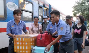 Sự cố sạt lở hầm Bãi Gió: Hỗ trợ hành khách di chuyển an toàn