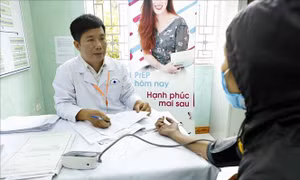 Điều kiện xác định người bị phơi nhiễm HIV, nhiễm HIV do tai nạn rủi ro nghề nghiệp