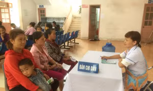 Bảo hiểm y tế trở thành 'phao cứu sinh' của người nghèo
