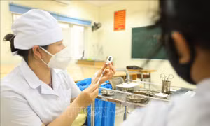 Người nghi mắc hoặc mắc COVID-19 nhẹ nên hạn chế tiếp xúc và tự cách ly
