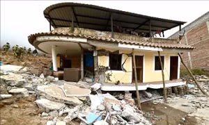 Ecuador nỗ lực tìm kiếm trên 60 người mất tích trong trận lở đất