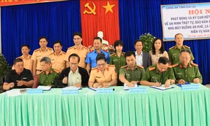 Gia Lai: Ký cam kết chấp hành nghiêm các quy định an toàn giao thông