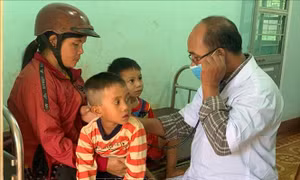 Bác sỹ của buôn làng