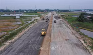 Đẩy nhanh tiến độ đầu tư xây dựng các dự án, công trình hạ tầng giao thông