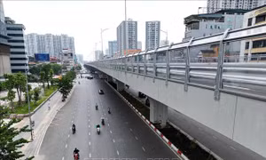 Phân luồng phục vụ thi công hầm chui nút giao Vành đai 2,5 - Giải Phóng