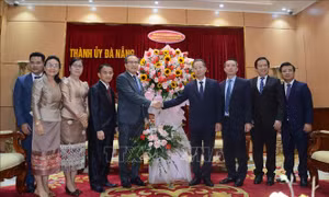 Đà Nẵng thắt chặt mối quan hệ với các địa phương của Lào