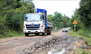 Đắk Nông: Sớm sửa chữa nhiều đoạn đường hư hỏng trên Quốc lộ 14C