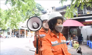 Hà Nội "đi từng ngõ, gõ từng doanh nghiệp" vận động tiết kiệm điện