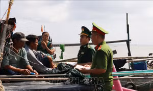 Bảo đảm an ninh trật tự vùng biên giới biển, góp phần phát triển kinh tế - xã hội