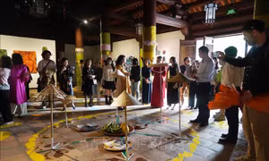 Triển lãm 'Mạch nguồn' tôn vinh những nét văn hóa của Thăng Long - Hà Nội
