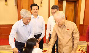 Tổng Bí thư Nguyễn Phú Trọng gặp mặt các điển hình toàn quốc về học tập và làm theo gương Bác