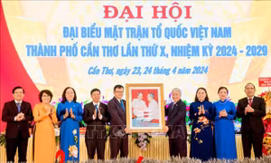 Phát huy truyền thống đại đoàn kết để xây dựng và bảo vệ Tổ quốc