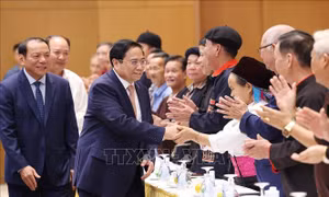 Thủ tướng Phạm Minh Chính gặp mặt già làng, trưởng bản, nghệ nhân và người có uy tín tiêu biểu
