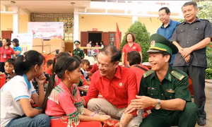 Hội Chữ thập đỏ Việt Nam phấn đấu trợ giúp 100.000 địa chỉ nhân đạo