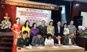 Trao tặng 'Tủ sách Đặng Thùy Trâm' cho trường học, bệnh viện trên toàn quốc