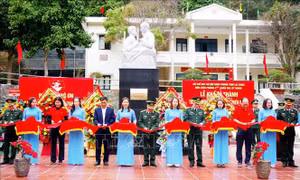 Khánh thành tượng đài 'Bác Hồ với chiến sĩ Biên phòng'
