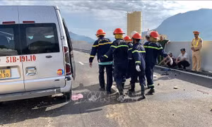 Vụ tai nạn trên cao tốc Nha Trang - Cam Lâm: Hai người bị thương nặng được chuyển lên tuyến trên điều trị