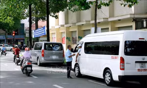 Hội nghị phản biện dự thảo Đề án thu phí sử dụng tạm thời lòng đường, vỉa hè