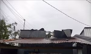 Kiên Giang: Mưa lớn, dông lốc gây nhiều thiệt hại về tài sản