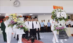 Thủ tướng Phạm Minh Chính viếng nguyên Trưởng ban Tổ chức Trung ương Lê Phước Thọ