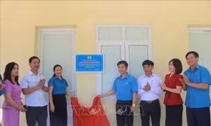 Bàn giao nhà công vụ cho giáo viên vùng biên Thanh Hóa trước thềm năm học mới