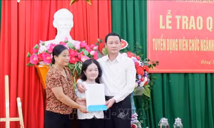 Cô gái không tay ở Thanh Hoá được tuyển dụng đặc cách làm giáo viên