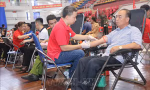 Giọt hồng - Bắc Kạn 2023: Thu được hơn 1.000 đơn vị máu trong ngày phát động