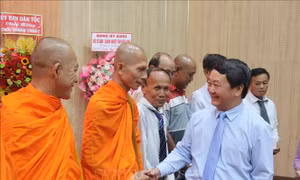 Bộ trưởng, Chủ nhiệm Ủy ban Dân tộc chúc mừng Tết Chôl Chnăm Thmây tại Kiên Giang