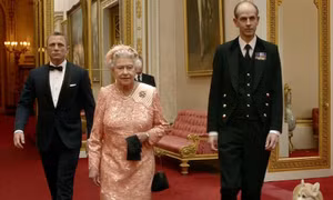 Paul Whybrew, người quyết định bí mật nào của Nữ hoàng Elizabeth II sẽ được hé lộ