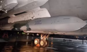 Lý do Nga bất ngờ sử dụng tên lửa Kh-101 để tấn công các mục tiêu ở Ukraine trong đêm